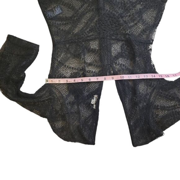 Silence + Noise Black Mesh Plunging Neckline Top - M - Picture 9 of 9
